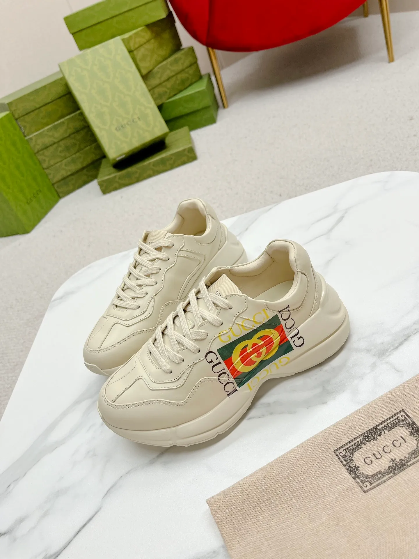 👟👟Ex-factory price 480👟👟Gucci’s top version of couples’ dad shoes series is now available! 🖤 ⚠GG couple’s dad shoes have been very popular in recent years; new colors are updated constantly; new colors are updated, and our home and counters have new ones at the same time. This classic dad shoe is popular among celebrities and Internet celebrities. Anchors and others are sure to plant grass and call ❤ Classic fashion style, distressed leather surface, 5D drawing printing; mixed surface splicing colors, etc... Original customization (off-white eco-friendly cowhide, first layer of cowhide inside), original outsole... Shiny colorful drawings embellish the sides of the shoe body, old color rubbing, package production technology, 1:1 creation / only to make the best shoes. ⚠️ Comes with high-end full package at the counter. …………………………………………………… 👑❥∙Colour: Doraemon model/Mickey Mouse model/Lip model/Donald Duck model/Anchor model/Classic red and green striped logo model/NY letter model/Rainbow letter model/Red ebony cloth model/G letter pink cloth model/North Face joint model/Little Bear model/New blue color model/New orange color model 👑❥∙Size: Women’s model 35-40 Men's 39-44